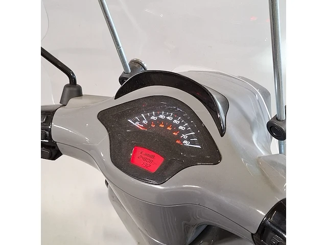 Bromscooter, piaggio, vespa sprint, 2019 - afbeelding 18 van  43