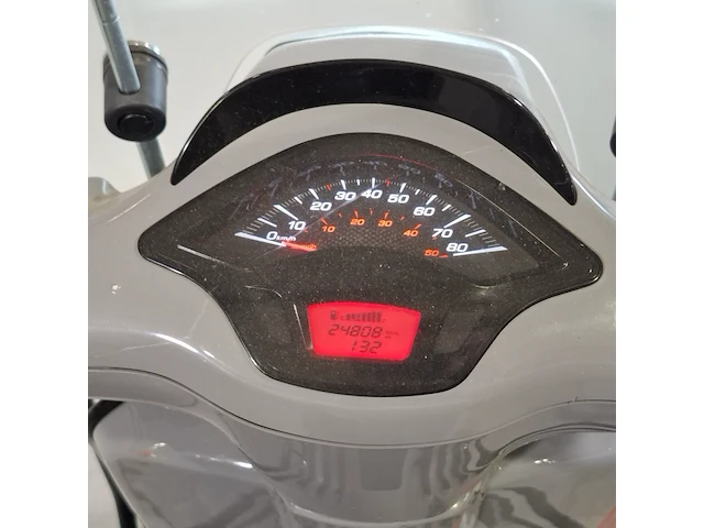 Bromscooter, piaggio, vespa sprint, 2019 - afbeelding 19 van  43