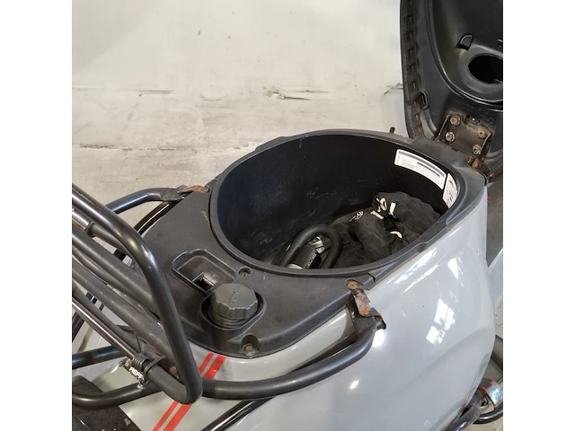 Bromscooter, piaggio, vespa sprint, 2019 - afbeelding 36 van  43