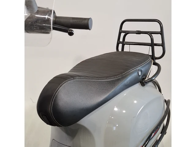 Bromscooter, piaggio, vespa sprint, 2019 - afbeelding 40 van  43
