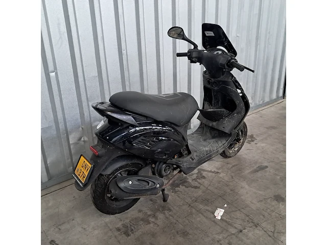 Bromscooter, vespa piaggio, 2017 - afbeelding 23 van  29