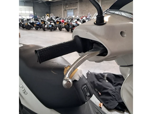 Bromscooter, vespa piaggio, c52, 2013 - afbeelding 18 van  30