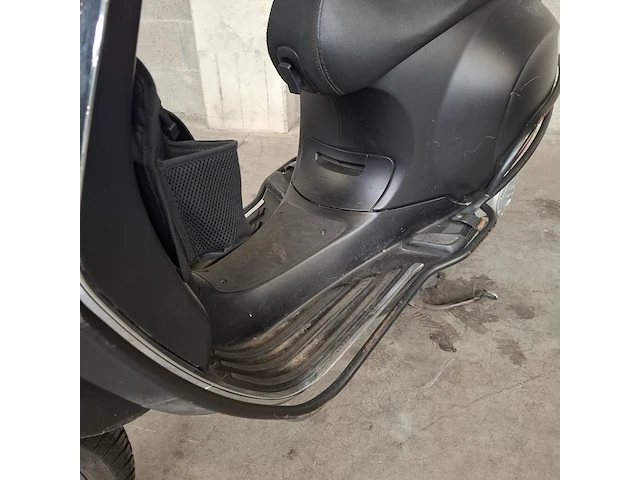Bromscooter, vespa piaggio, sprint 4t, 2015 - afbeelding 45 van  56