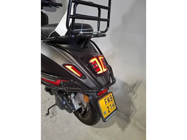 Bromscooter, vespa, sprint 50, 2023 - afbeelding 4 van  22