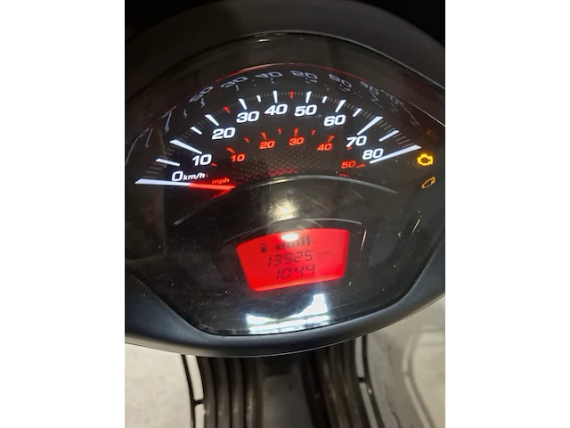 Bromscooter, vespa, sprint 50, 2023 - afbeelding 19 van  22