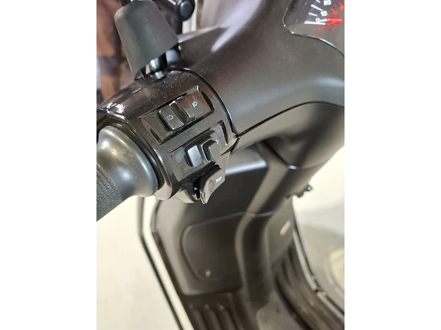 Bromscooter, vespa, sprint 50, 2023 - afbeelding 22 van  22