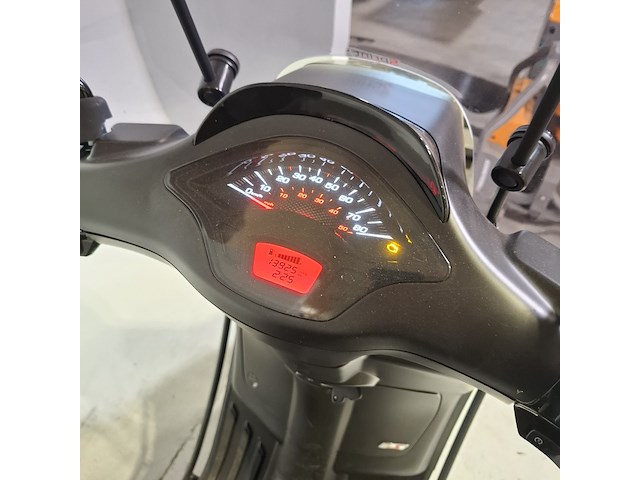 Bromscooter, vespa, sprint 50, 2023 - afbeelding 6 van  19