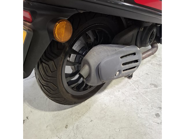 Bromscooter, vespa, sprint 50, 2023 - afbeelding 15 van  19