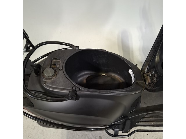 Bromscooter, vespa, sprint 50, 2023 - afbeelding 18 van  19