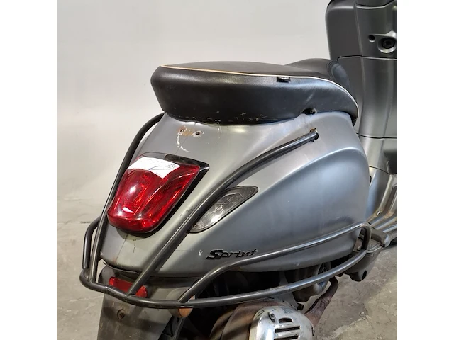 Bromscooter, vespa, sprint - afbeelding 9 van  35