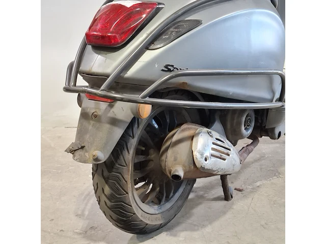 Bromscooter, vespa, sprint - afbeelding 10 van  35