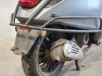 Bromscooter, vespa, sprint - afbeelding 10 van  35