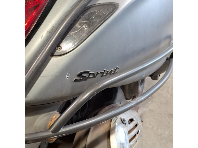 Bromscooter, vespa, sprint - afbeelding 14 van  35