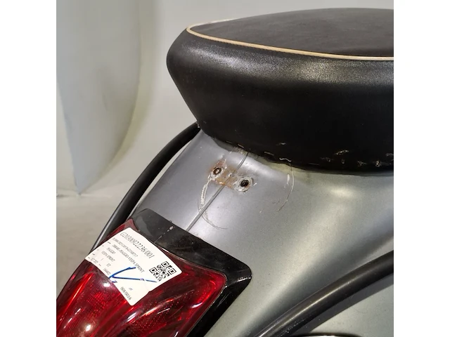 Bromscooter, vespa, sprint - afbeelding 15 van  35