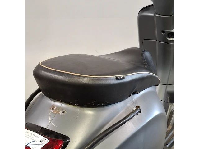 Bromscooter, vespa, sprint - afbeelding 16 van  35