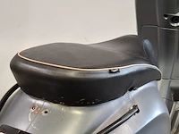 Bromscooter, vespa, sprint - afbeelding 16 van  35