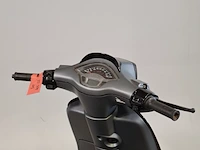 Bromscooter, vespa, sprint - afbeelding 20 van  35