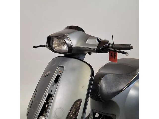 Bromscooter, vespa, sprint - afbeelding 12 van  35