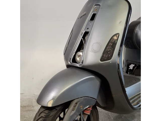 Bromscooter, vespa, sprint - afbeelding 23 van  35