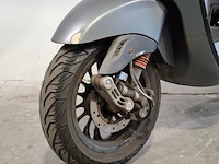 Bromscooter, vespa, sprint - afbeelding 30 van  35