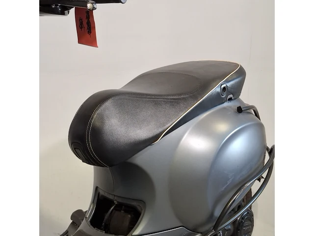 Bromscooter, vespa, sprint - afbeelding 32 van  35