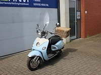 Bromscooter znen flash baffi met kenteken f-057-dl. datum eerste toelating 14-07-2011. kilometerstand 2.403. - afbeelding 2 van  11