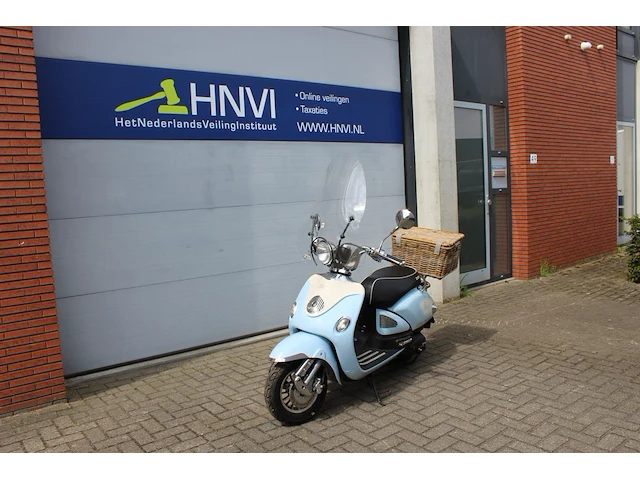 Bromscooter znen flash baffi met kenteken f-057-dl. datum eerste toelating 14-07-2011. kilometerstand 2.403. - afbeelding 3 van  11