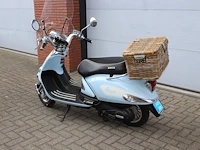 Bromscooter znen flash baffi met kenteken f-057-dl. datum eerste toelating 14-07-2011. kilometerstand 2.403. - afbeelding 4 van  11