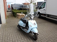 Bromscooter znen flash baffi met kenteken f-057-dl. datum eerste toelating 14-07-2011. kilometerstand 2.403. - afbeelding 6 van  11