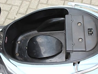 Bromscooter znen flash baffi met kenteken f-057-dl. datum eerste toelating 14-07-2011. kilometerstand 2.403. - afbeelding 10 van  11