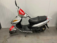 Bromscooter - afbeelding 1 van  9
