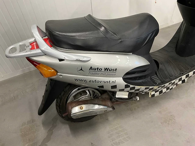 Bromscooter - afbeelding 8 van  9