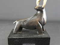 Bronzen beeld "kracht" corry ammerlaan - afbeelding 1 van  5