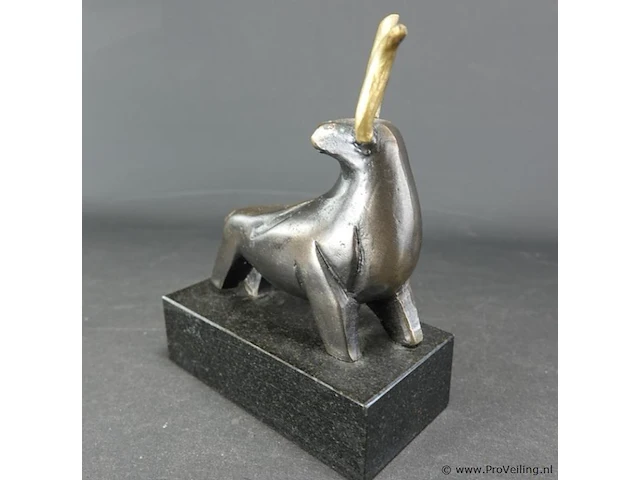Bronzen beeld "kracht" corry ammerlaan - afbeelding 2 van  5