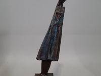 Bronzen beeld op stenen sokkel, n. knoop, 2008 - afbeelding 2 van  7