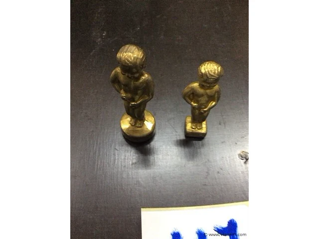 Bronzen beeldjes manneke pis 2stuks - afbeelding 2 van  2