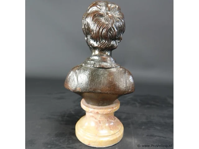 Bronzen buste op marmeren basement - afbeelding 3 van  5