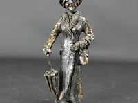 Bronzen dame met paraplu - afbeelding 1 van  5