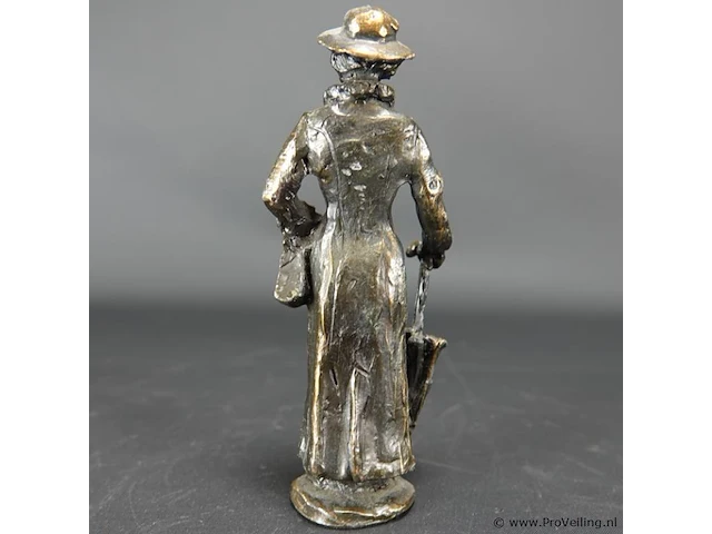 Bronzen dame met paraplu - afbeelding 3 van  5