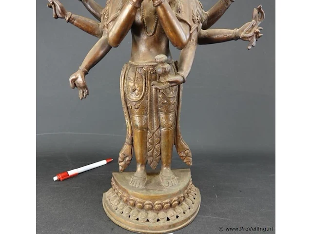 Bronzen elfkoppige avalokiteshvara botissattva tibettaans boeddhistische godheid - afbeelding 4 van  5