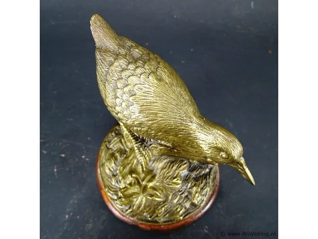Bronzen houtsnip op houten basement - afbeelding 4 van  5