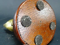 Bronzen houtsnip op houten basement - afbeelding 5 van  5