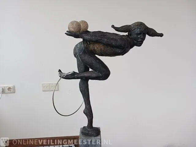 Bronzen kunstobject/beeld juggling jewel, op sokkel - afbeelding 5 van  12