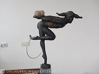 Bronzen kunstobject/beeld juggling jewel, op sokkel - afbeelding 5 van  12