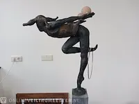 Bronzen kunstobject/beeld juggling jewel, op sokkel - afbeelding 11 van  12