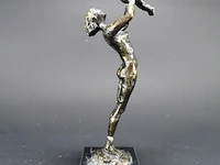 Bronzen moeder met kind op marmeren basement - afbeelding 2 van  5