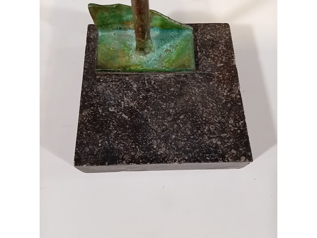 Bronzen sculptuur, dick van wijk, vlag - afbeelding 6 van  7