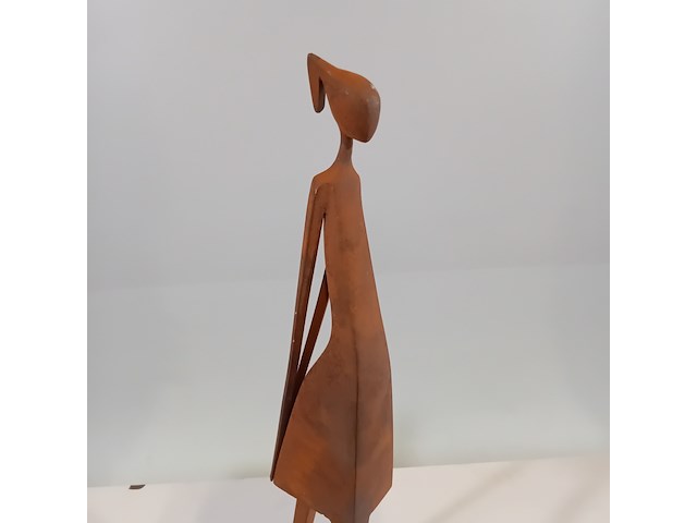 Bronzen sculptuur, jean van der pol, wandelend meisje - afbeelding 2 van  7