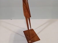 Bronzen sculptuur, jean van der pol, wandelend meisje - afbeelding 5 van  7