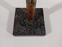 Bronzen sculptuur, r. van der gugten, bescherming - afbeelding 3 van  7